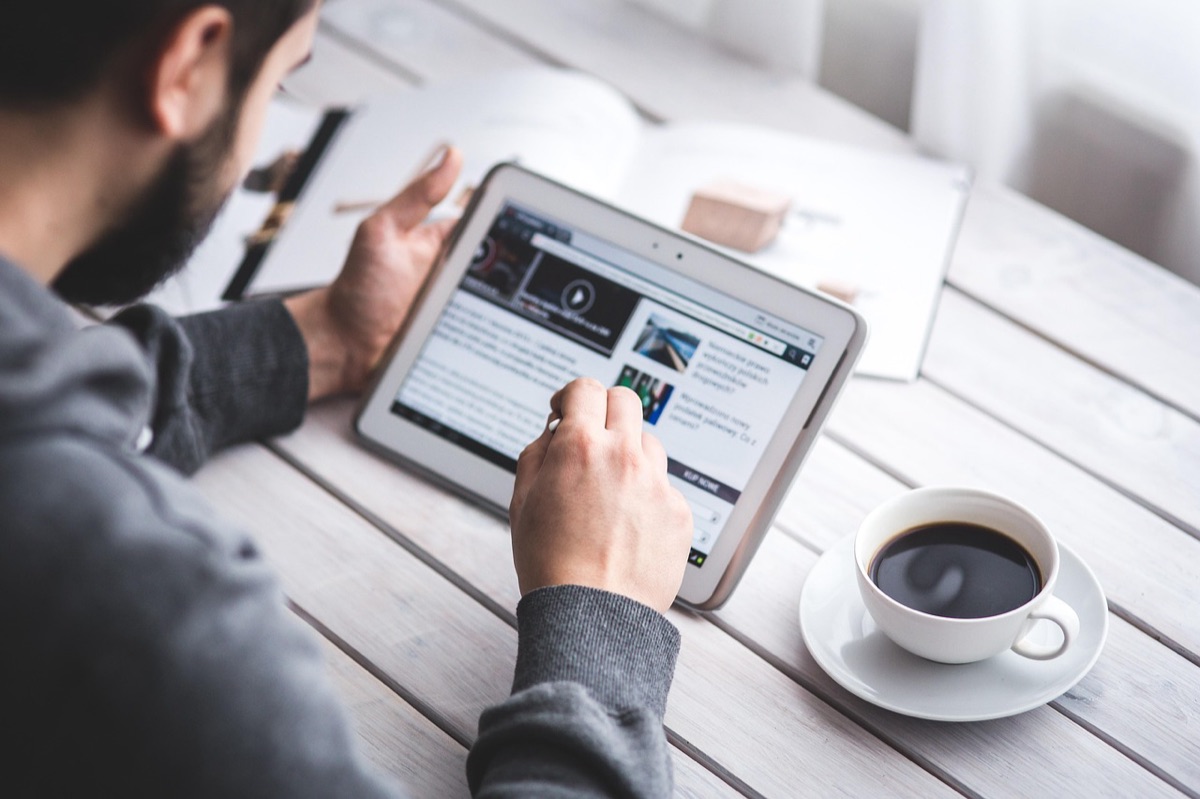 schermo digitale con quote sportive