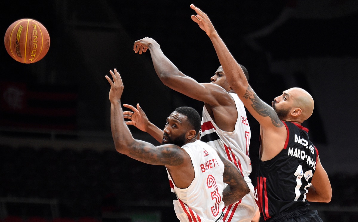 NBA 베팅 기록, 디지털 스크린, 야구 경기 예측 화면