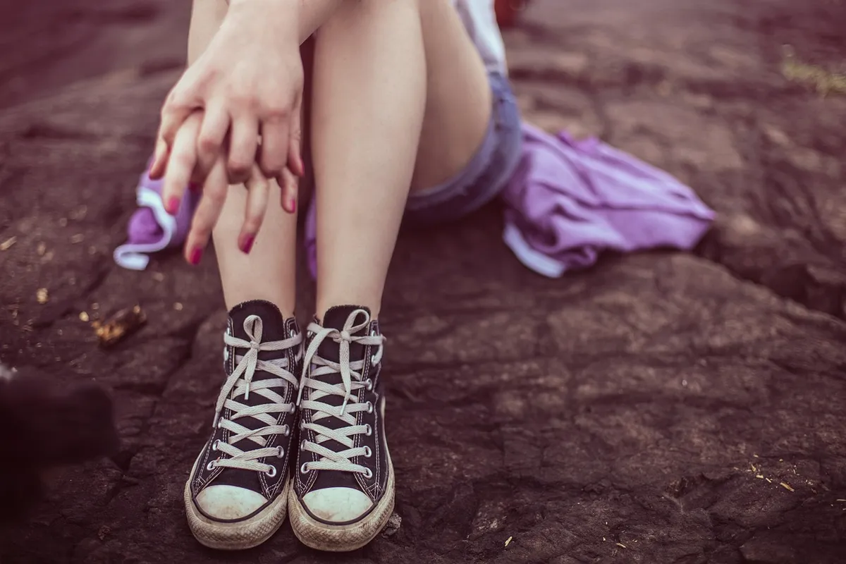 legs, sneakers, fashion, feet, shoes, converse, footwear, hipster, woman, girl, female, young, teen, teenager, youth, legs, sneakers, feet, shoes, shoes, shoes,