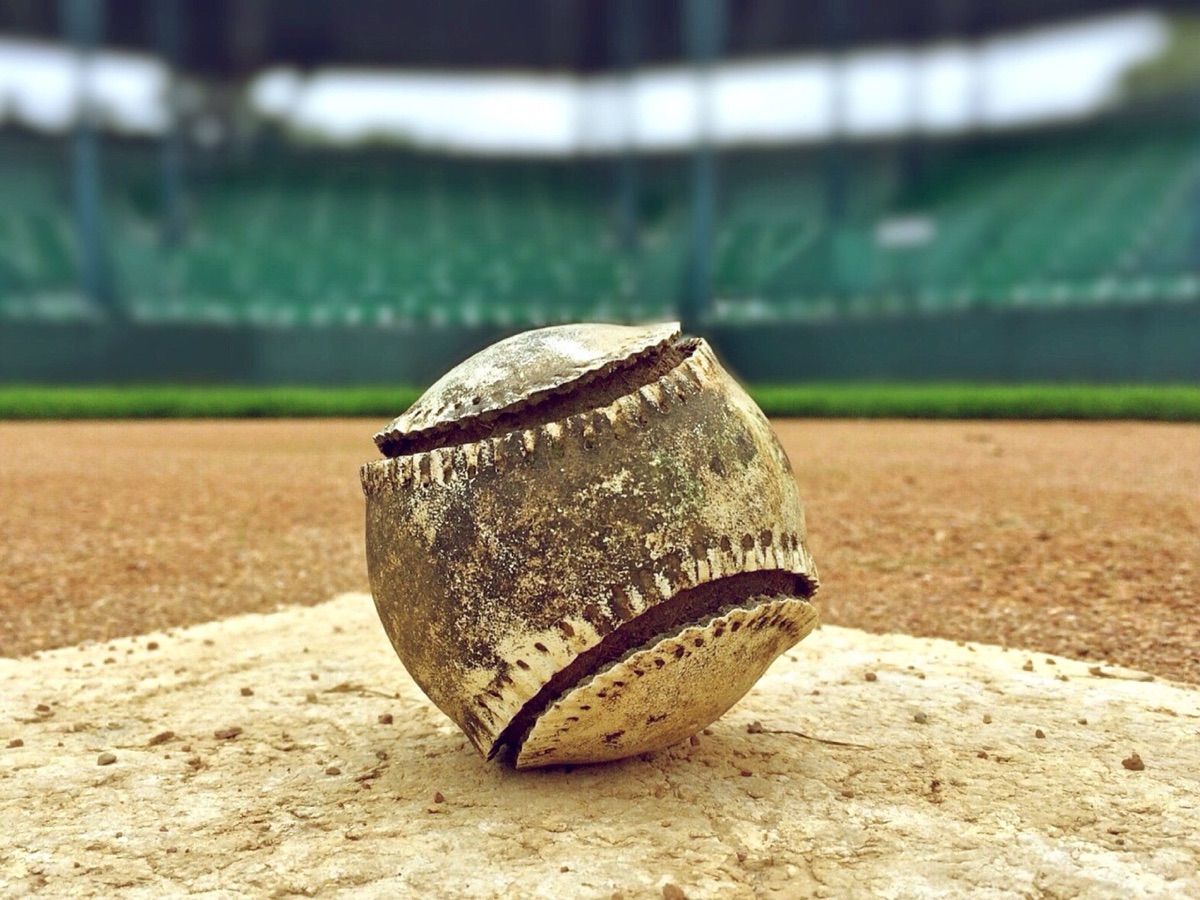 Baseball pitcher with consistent motion, ball in strike zone