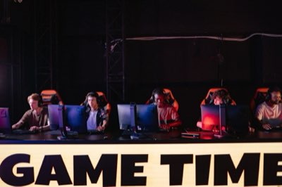 eSports Teamwork Guide: How to Master Competitive Synergy